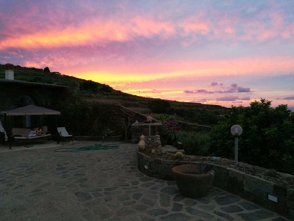 Dammusi Il Carrubo Hotel Kamma Bagian luar foto
