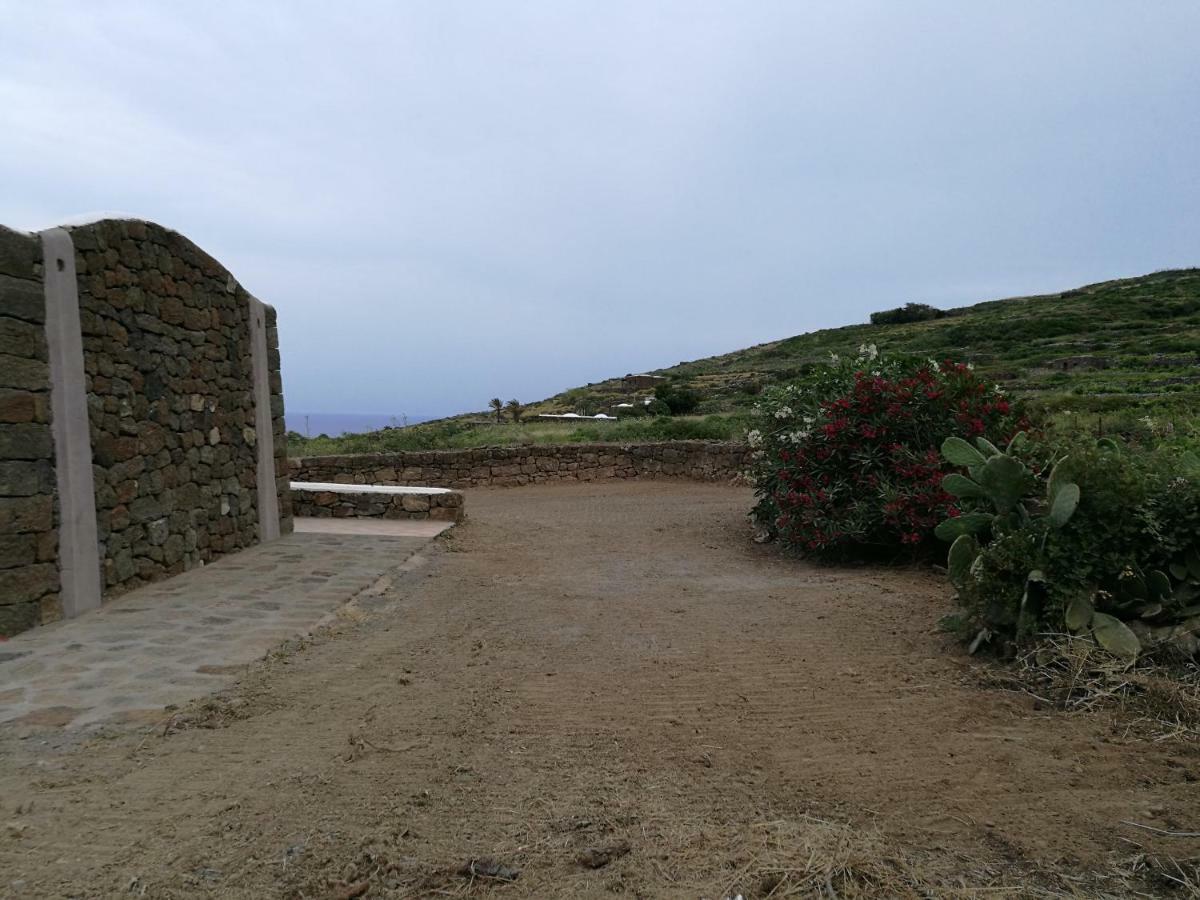 Dammusi Il Carrubo Hotel Kamma Bagian luar foto
