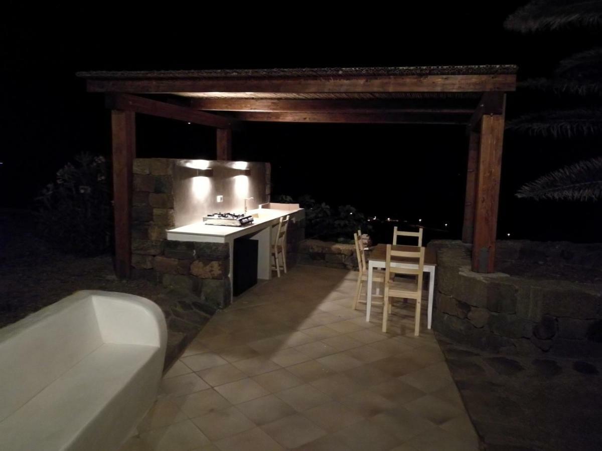 Dammusi Il Carrubo Hotel Kamma Bagian luar foto